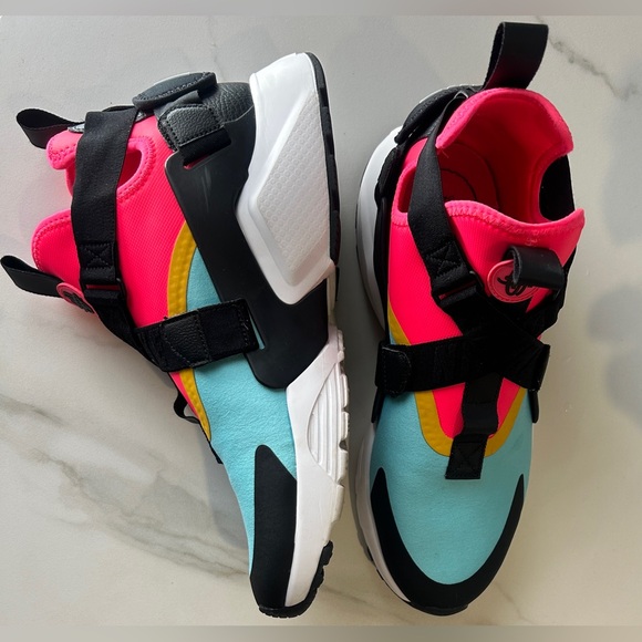 Nike Air Huarache City
Multi-Color (Women's) - Picture 2 of 11